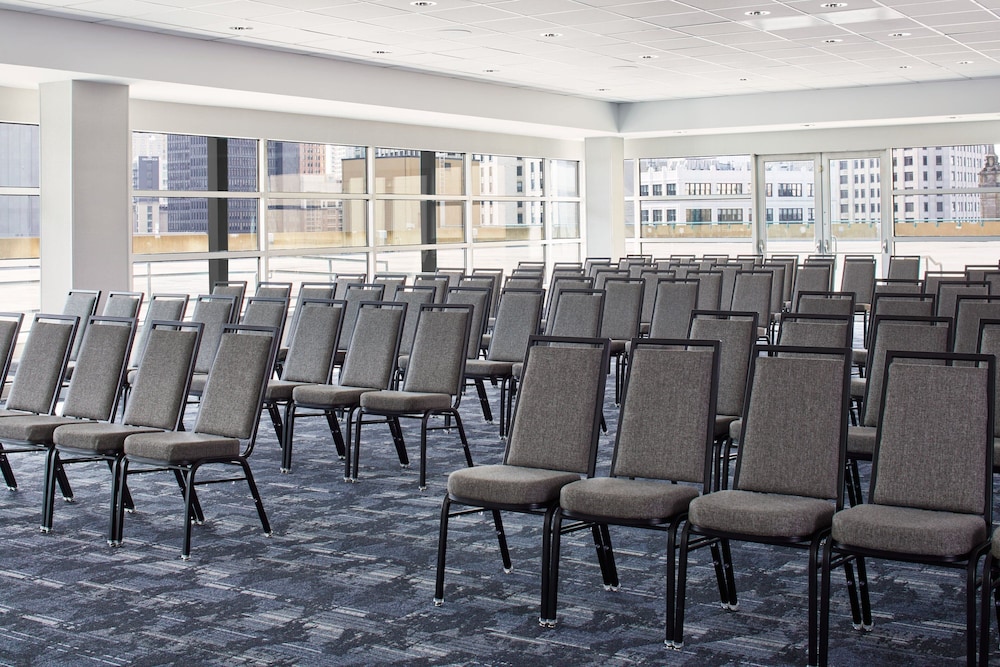 Courtyard By Marriott Detroit Downtown — Hotel building in Detroit, Michigan