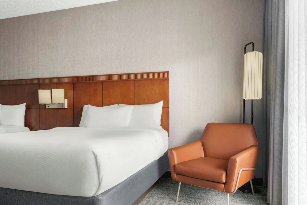 Courtyard by Marriott Detroit Metropolitan Airport Romulus — Hotel rooms in Romulus, Michigan