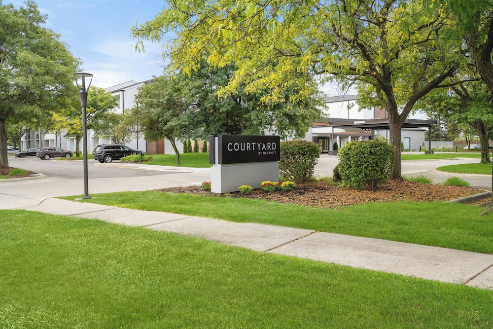 Courtyard by Marriott Detroit Metropolitan Airport Romulus — Main photo in Romulus, Michigan