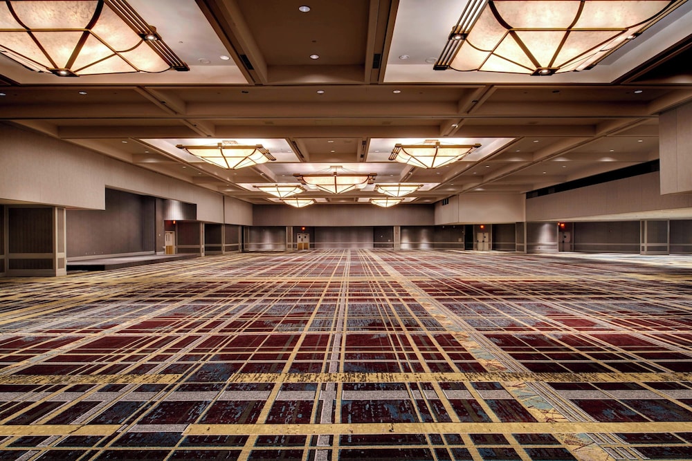 Detroit Marriott at the Renaissance Center — Hotel building in Detroit, Michigan