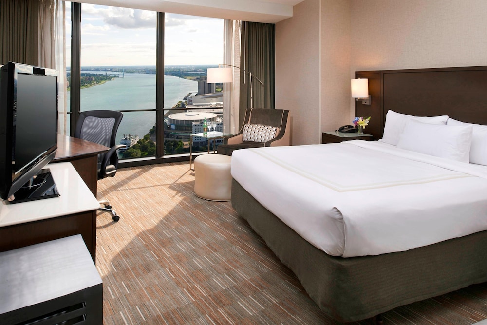 Detroit Marriott at the Renaissance Center — Hotel rooms in Detroit, Michigan