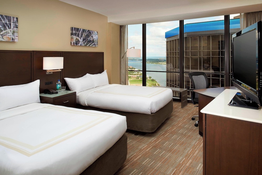 Detroit Marriott at the Renaissance Center — Hotel rooms in Detroit, Michigan