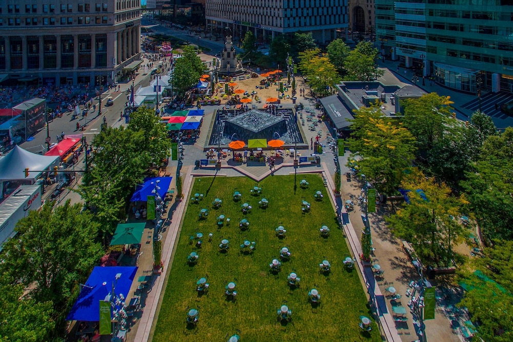 Detroit Marriott at the Renaissance Center — Attractions in the area in Detroit, Michigan