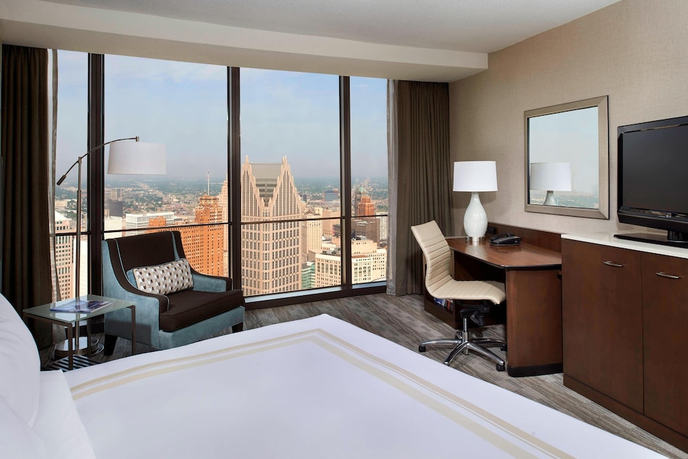 Detroit Marriott at the Renaissance Center — Hotel rooms in Detroit, Michigan