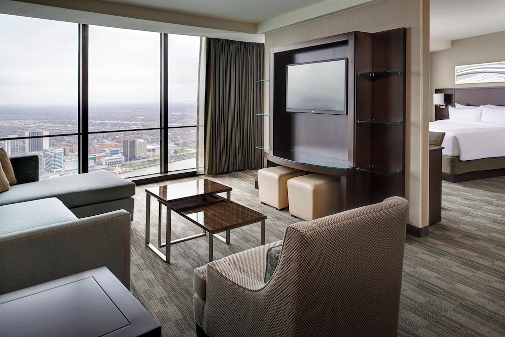 Detroit Marriott at the Renaissance Center — Hotel rooms in Detroit, Michigan
