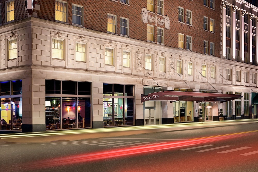DoubleTree Suites by Hilton Hotel Detroit Downtown - Fort Shelby — Hotel building in Detroit, Michigan