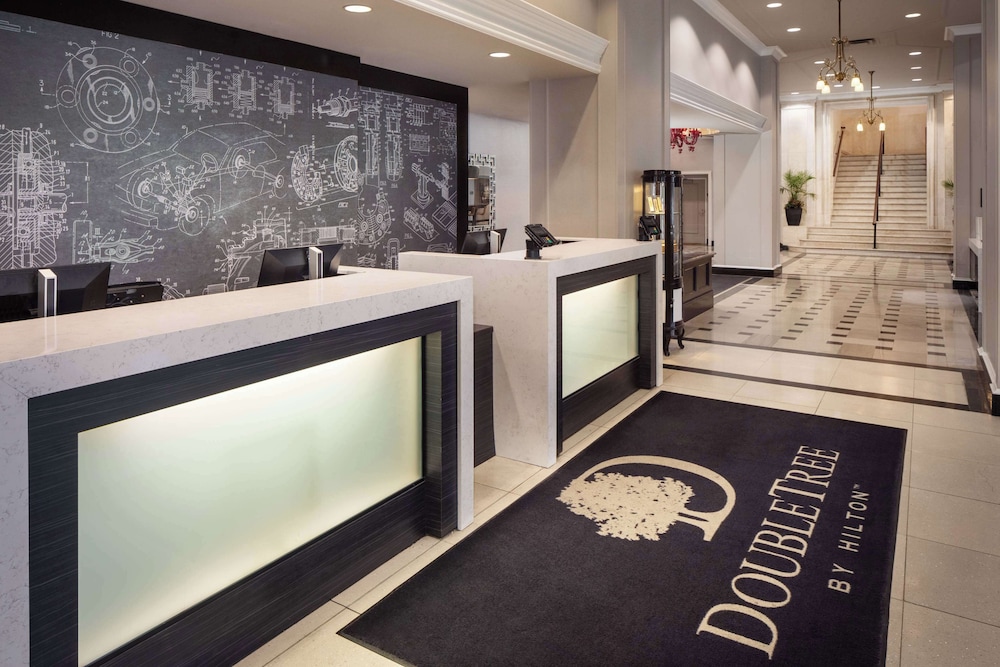 DoubleTree Suites by Hilton Hotel Detroit Downtown - Fort Shelby — Hotel building in Detroit, Michigan