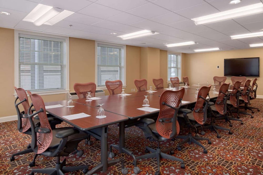 DoubleTree Suites by Hilton Hotel Detroit Downtown - Fort Shelby — Hotel building in Detroit, Michigan