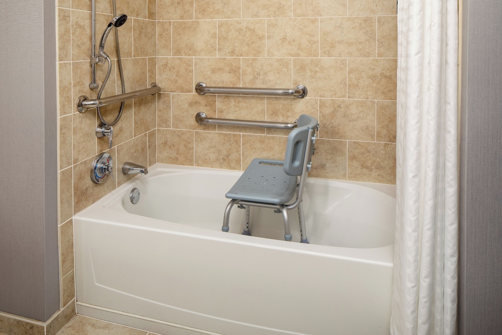 DoubleTree Suites by Hilton Hotel Detroit Downtown - Fort Shelby — Hotel rooms in Detroit, Michigan