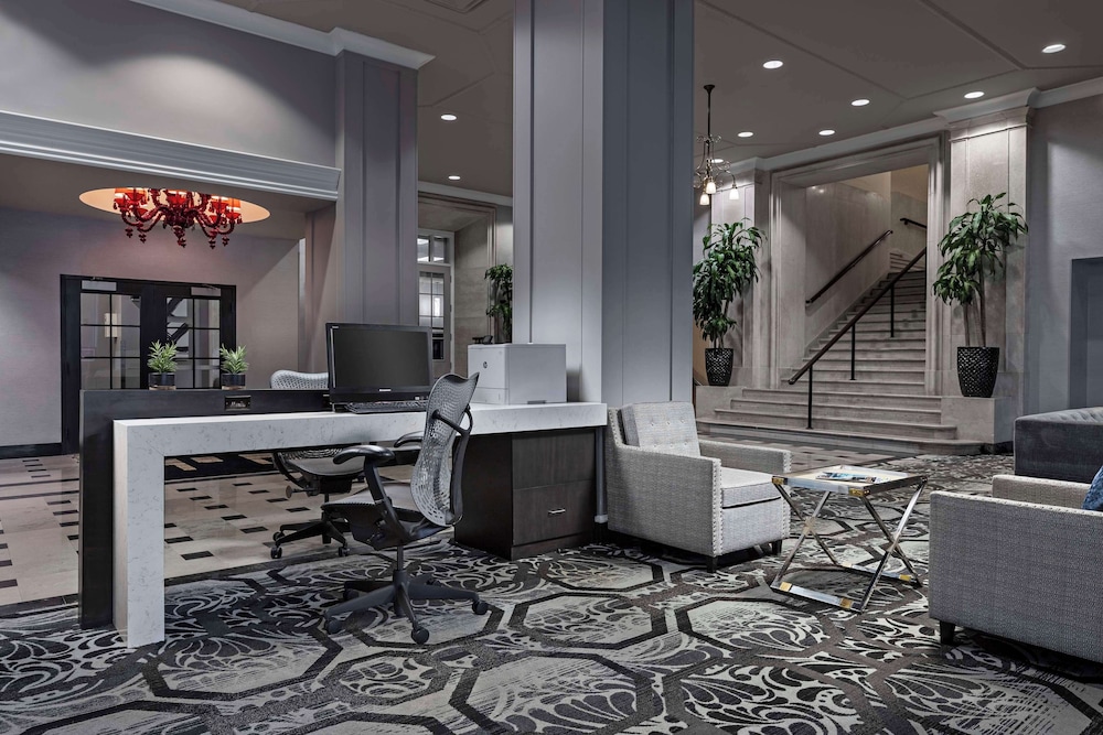 DoubleTree Suites by Hilton Hotel Detroit Downtown - Fort Shelby — Hotel building in Detroit, Michigan