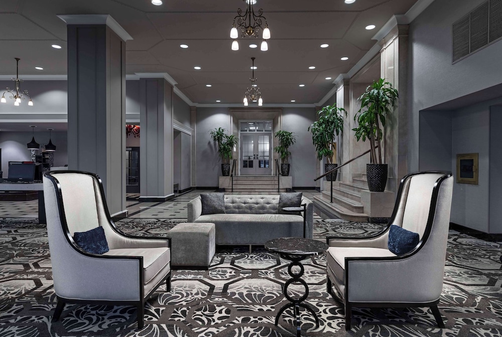 DoubleTree Suites by Hilton Hotel Detroit Downtown - Fort Shelby — Hotel building in Detroit, Michigan