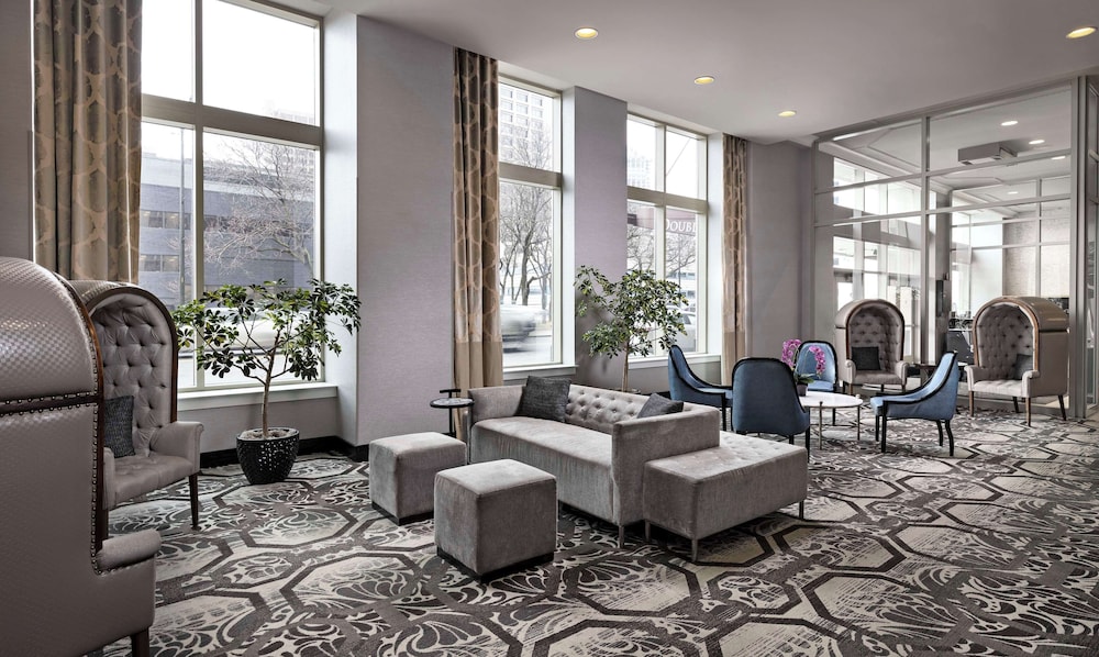 DoubleTree Suites by Hilton Hotel Detroit Downtown - Fort Shelby — Hotel building in Detroit, Michigan