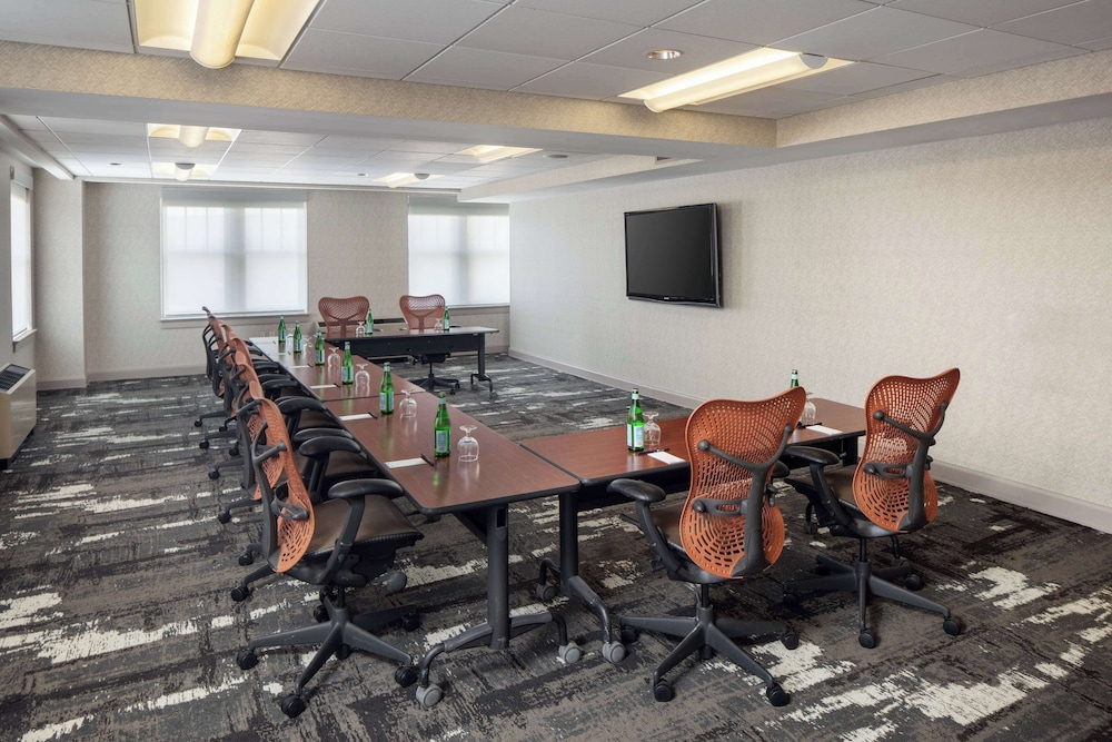 DoubleTree Suites by Hilton Hotel Detroit Downtown - Fort Shelby — Hotel building in Detroit, Michigan
