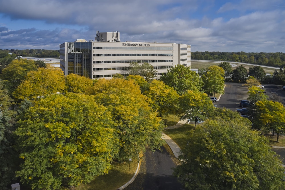 Embassy Suites by Hilton Detroit Troy Auburn Hills — Hotel building in Troy, Michigan