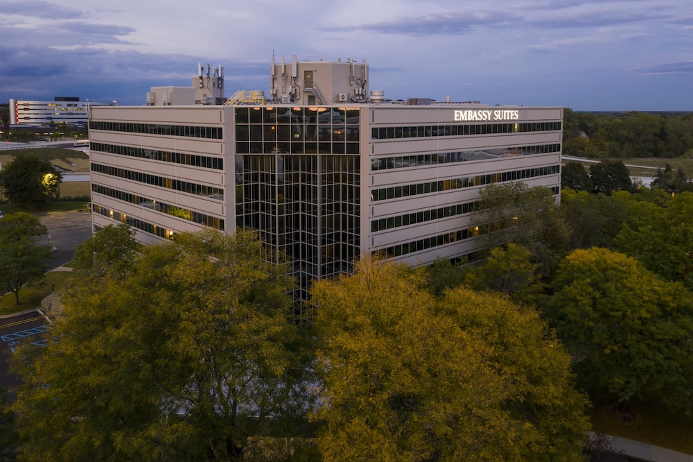 Embassy Suites by Hilton Detroit Troy Auburn Hills — Hotel building in Troy, Michigan
