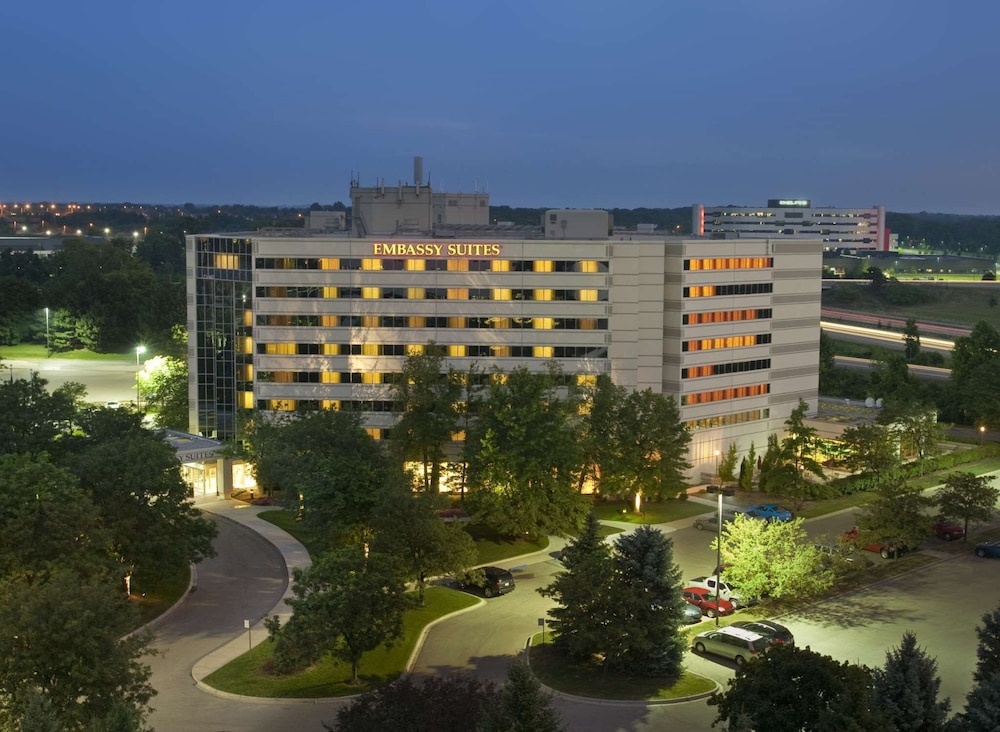 Embassy Suites by Hilton Detroit Troy Auburn Hills — Hotel building in Troy, Michigan
