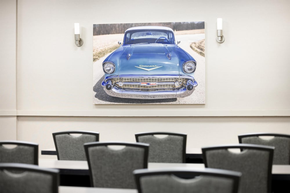 Embassy Suites by Hilton Detroit Troy Auburn Hills — Hotel building in Troy, Michigan
