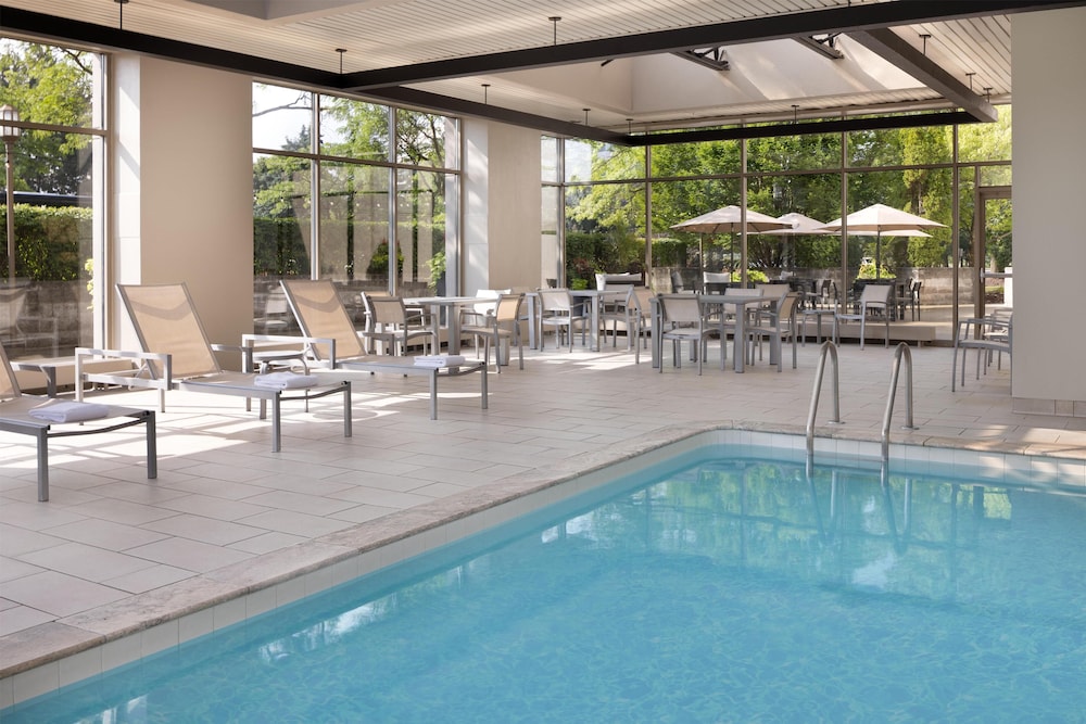 Embassy Suites by Hilton Detroit Troy Auburn Hills — Swimming pool in Troy, Michigan
