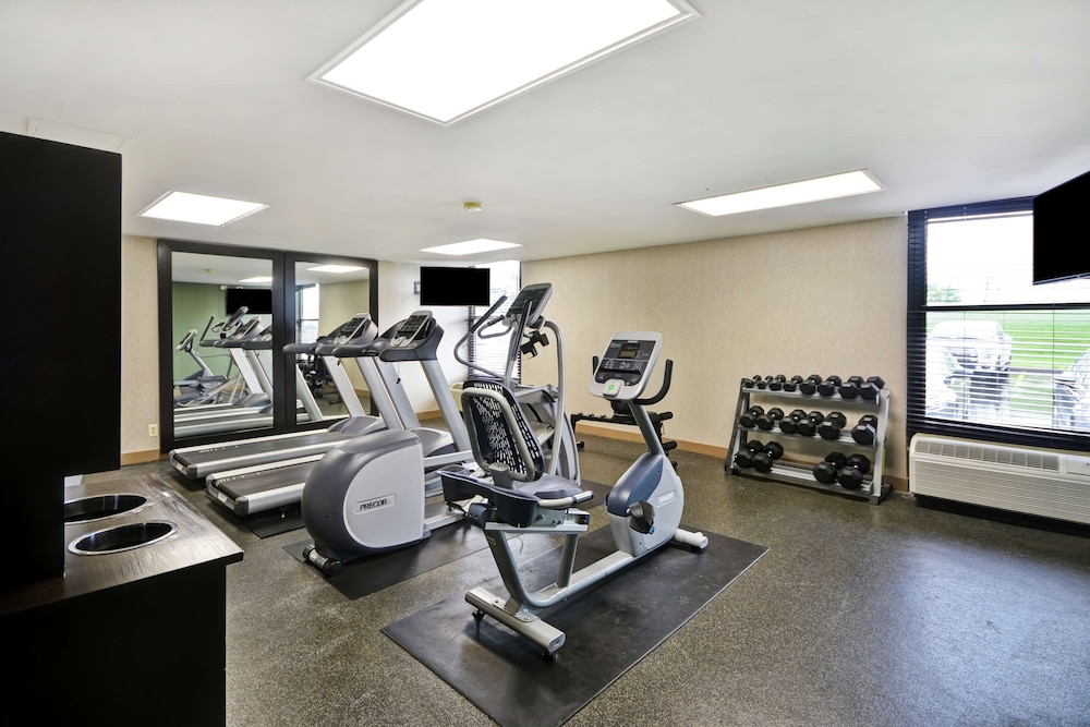 Hampton Inn Detroit/Madison Heights/South Troy — Sports & recreation in Madison Heights, Michigan