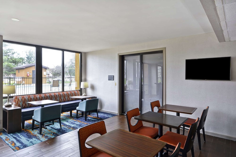 Hampton Inn Detroit/Madison Heights/South Troy — Hotel rooms in Madison Heights, Michigan