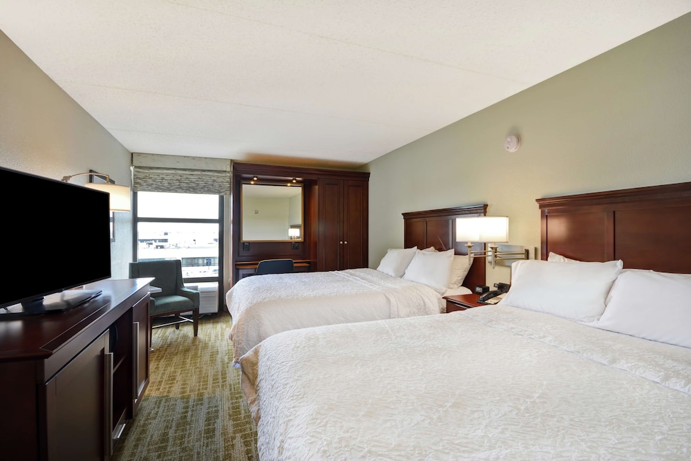 Hampton Inn Detroit/Madison Heights/South Troy — Hotel rooms in Madison Heights, Michigan