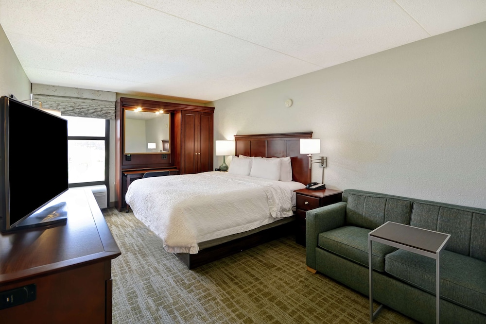 Hampton Inn Detroit/Madison Heights/South Troy — Hotel rooms in Madison Heights, Michigan