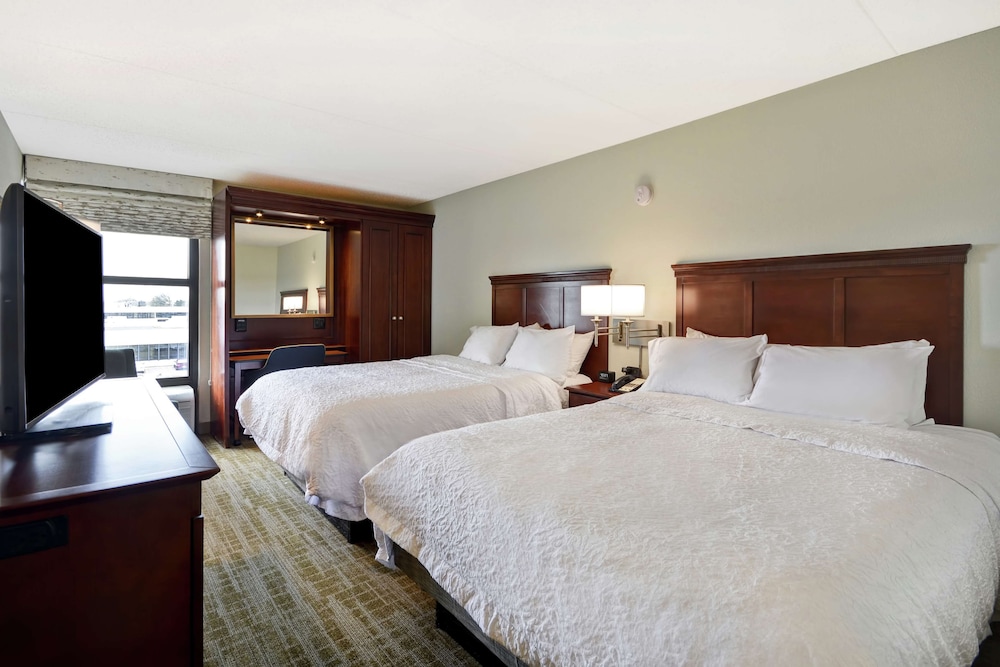 Hampton Inn Detroit/Madison Heights/South Troy — Hotel rooms in Madison Heights, Michigan