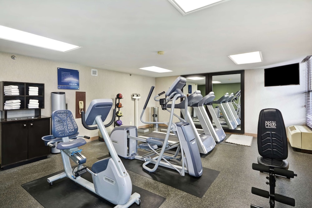 Hampton Inn Detroit/Madison Heights/South Troy — Sports & recreation in Madison Heights, Michigan