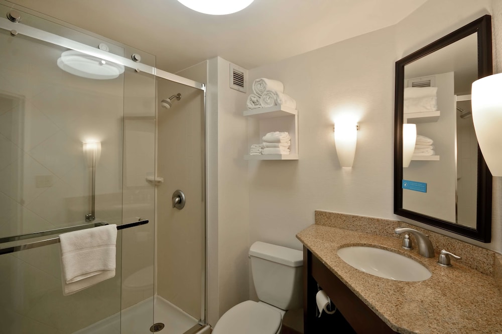 Hampton Inn Detroit/Madison Heights/South Troy — Hotel rooms in Madison Heights, Michigan