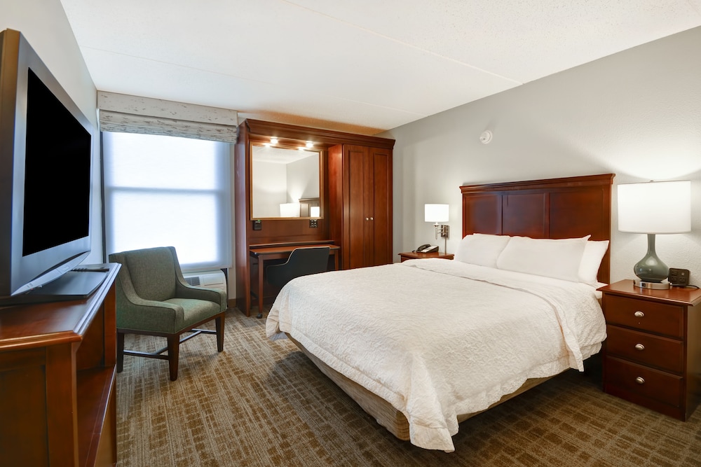 Hampton Inn Detroit/Madison Heights/South Troy — Hotel rooms in Madison Heights, Michigan