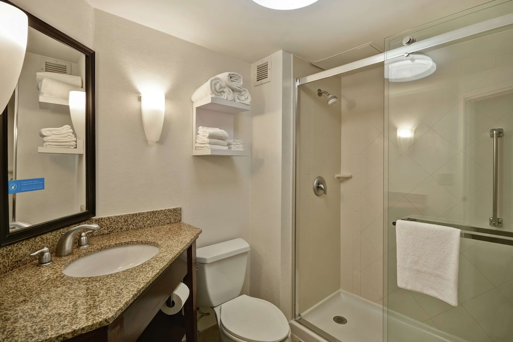 Hampton Inn Detroit/Madison Heights/South Troy — Hotel rooms in Madison Heights, Michigan