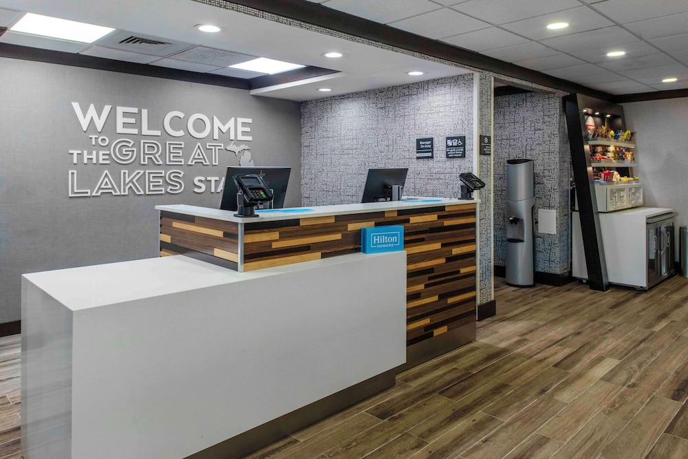 Hampton Inn Detroit/Northville — Hotel building in Northville, Michigan