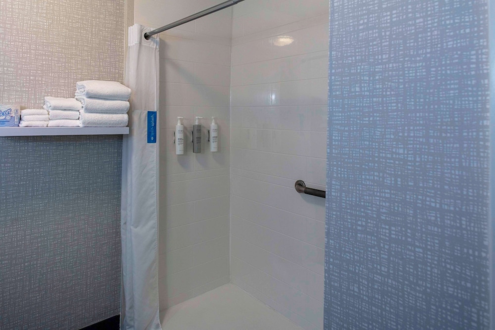 Hampton Inn Detroit/Northville — Hotel rooms in Northville, Michigan