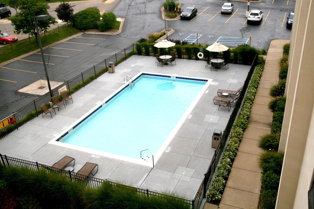 Hampton Inn Detroit/Northville — Swimming pool in Northville, Michigan