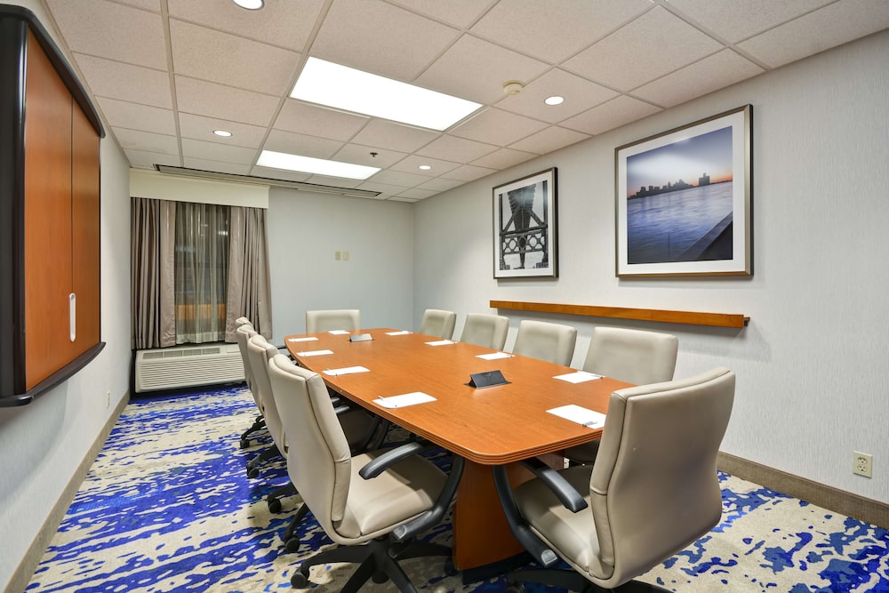 Hampton Inn Detroit/Northville — Hotel building in Northville, Michigan