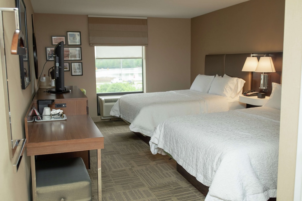 Hampton Inn Commerce Novi — Hotel rooms in Commerce Township, Michigan