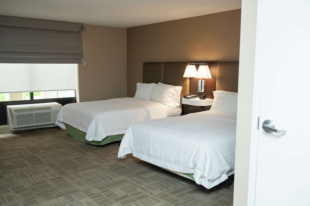 Hampton Inn Commerce Novi — Hotel rooms in Commerce Township, Michigan