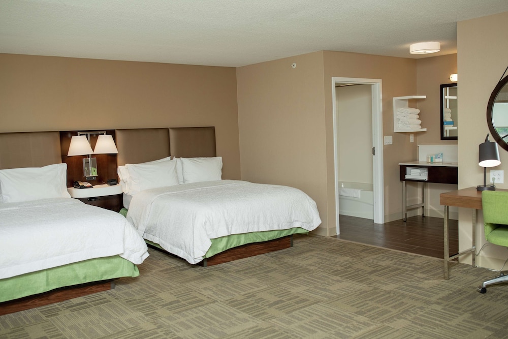 Hampton Inn Commerce Novi — Hotel rooms in Commerce Township, Michigan