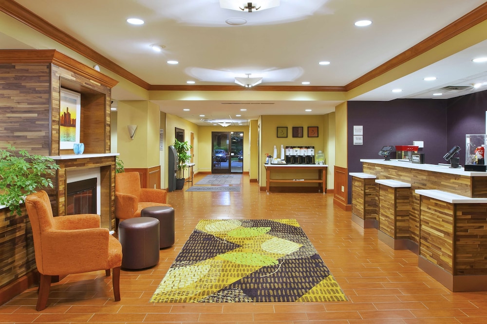 Hampton Inn Commerce Novi — Hotel building in Commerce Township, Michigan