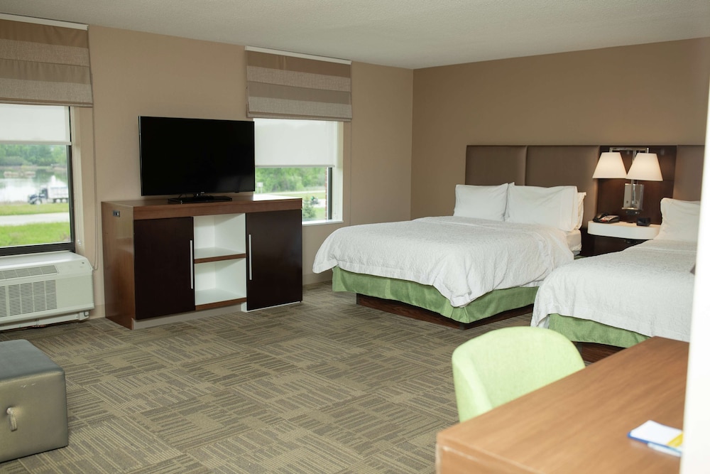Hampton Inn Commerce Novi — Hotel rooms in Commerce Township, Michigan