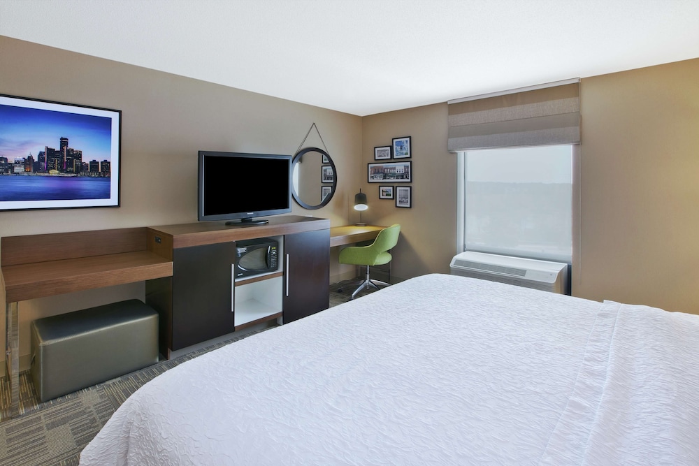 Hampton Inn Commerce Novi — Hotel rooms in Commerce Township, Michigan