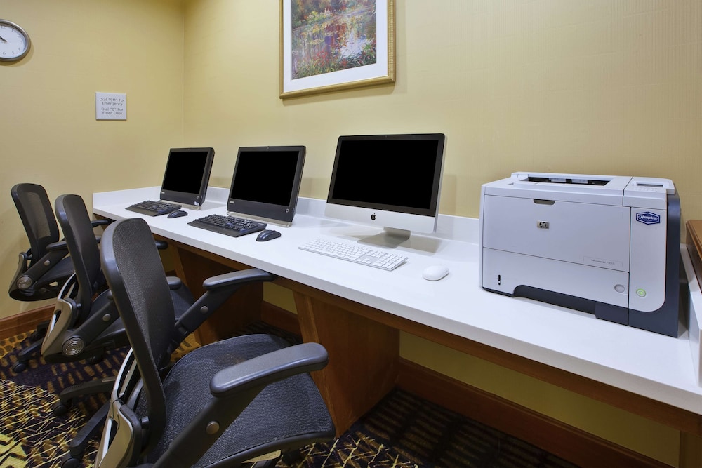 Hampton Inn Commerce Novi — Hotel building in Commerce Township, Michigan
