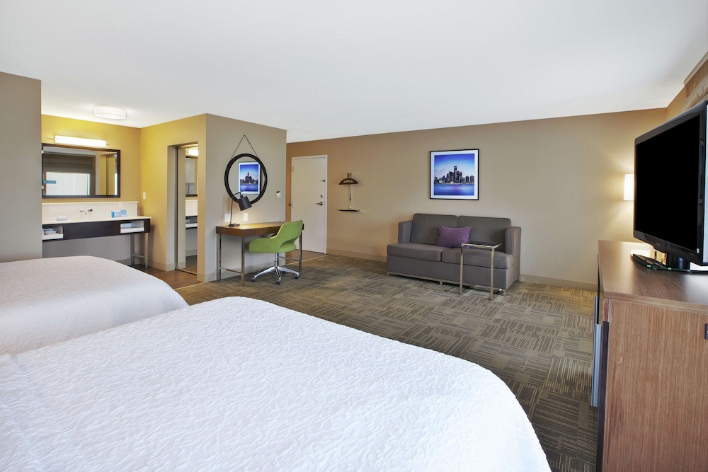 Hampton Inn Commerce Novi — Hotel rooms in Commerce Township, Michigan