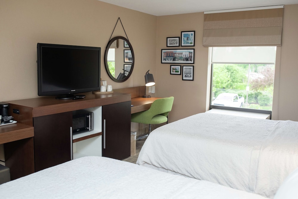 Hampton Inn Commerce Novi — Hotel rooms in Commerce Township, Michigan