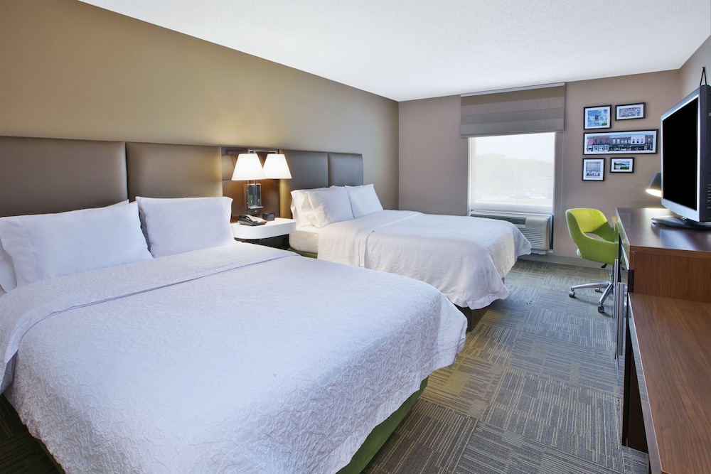 Hampton Inn Commerce Novi — Hotel rooms in Commerce Township, Michigan