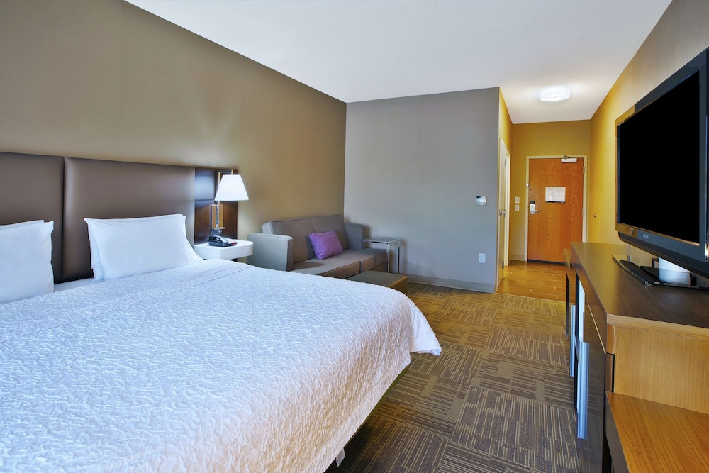 Hampton Inn Commerce Novi — Hotel rooms in Commerce Township, Michigan