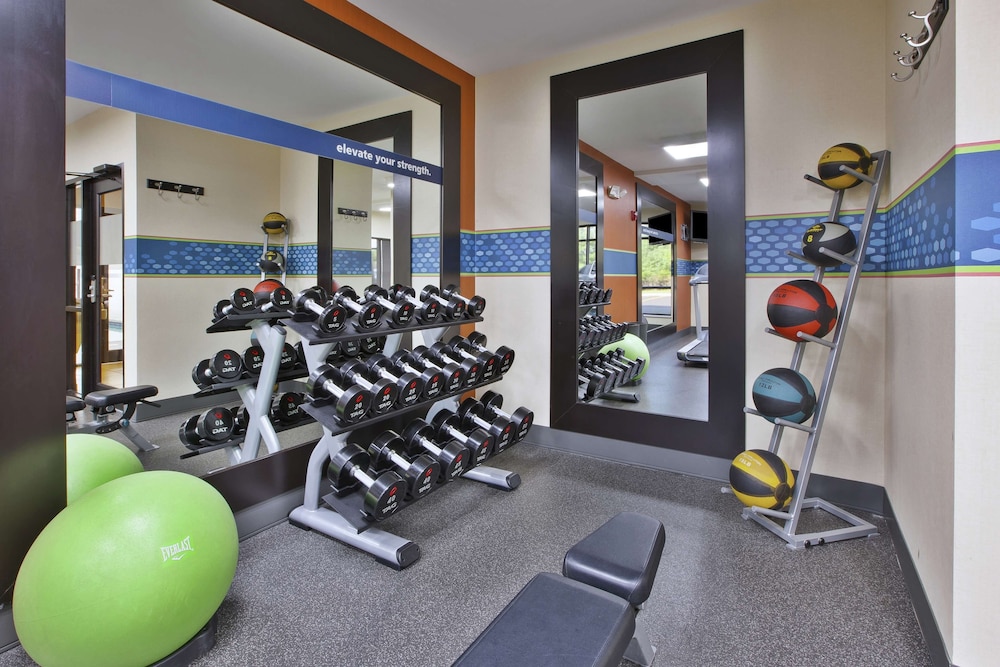 Hampton Inn Commerce Novi — Sports & recreation in Commerce Township, Michigan