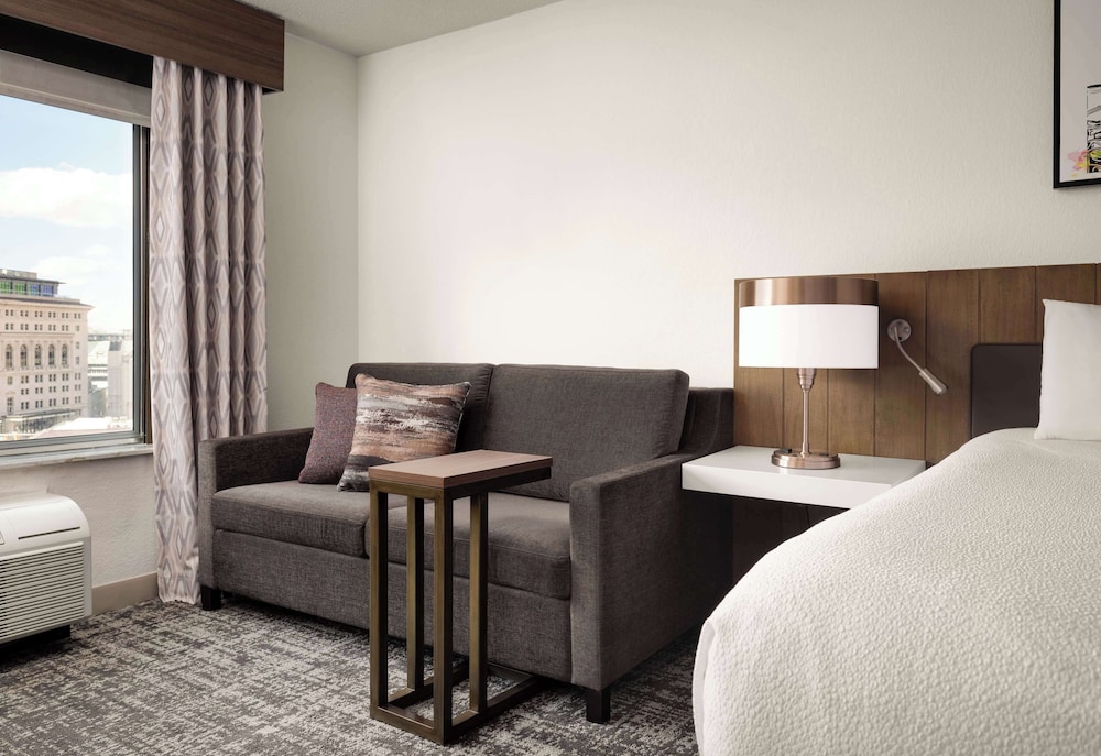 Hilton Garden Inn Detroit Downtown — Hotel rooms in Detroit, Michigan