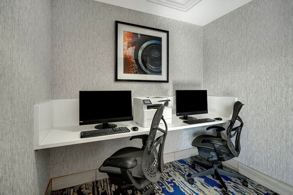 Hilton Garden Inn Detroit Metro Airport — Hotel building in Romulus, Michigan