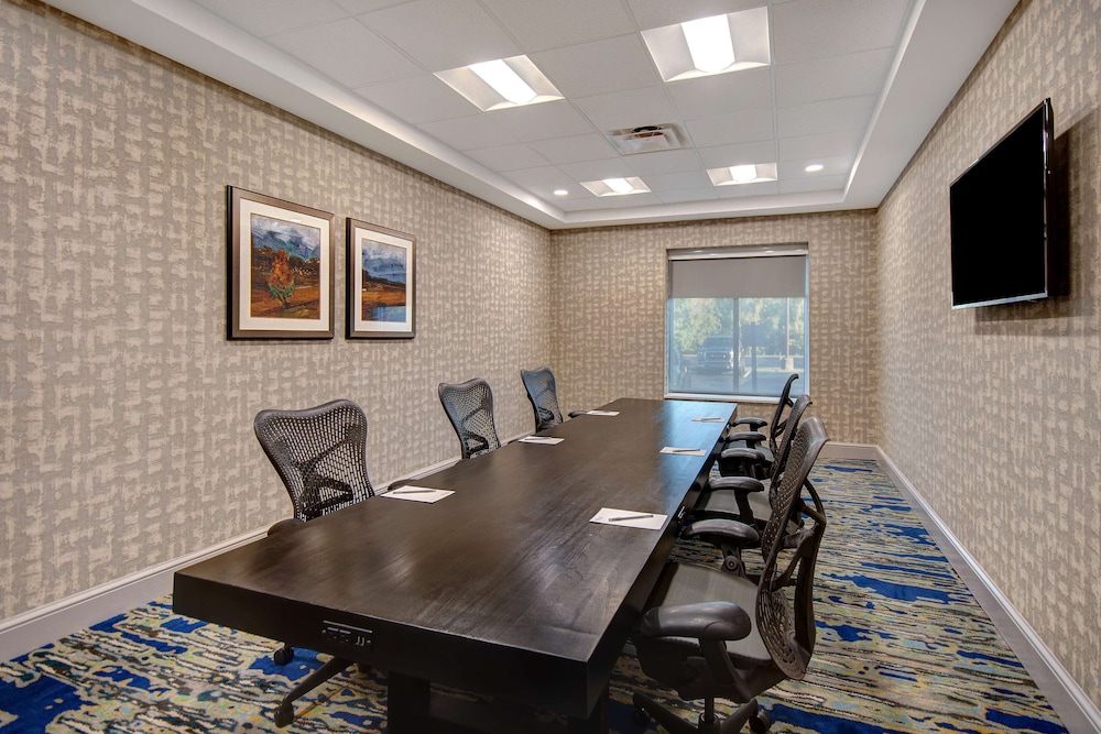 Hilton Garden Inn Detroit Metro Airport — Hotel building in Romulus, Michigan